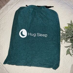 Hug Sleep Teal Blanket